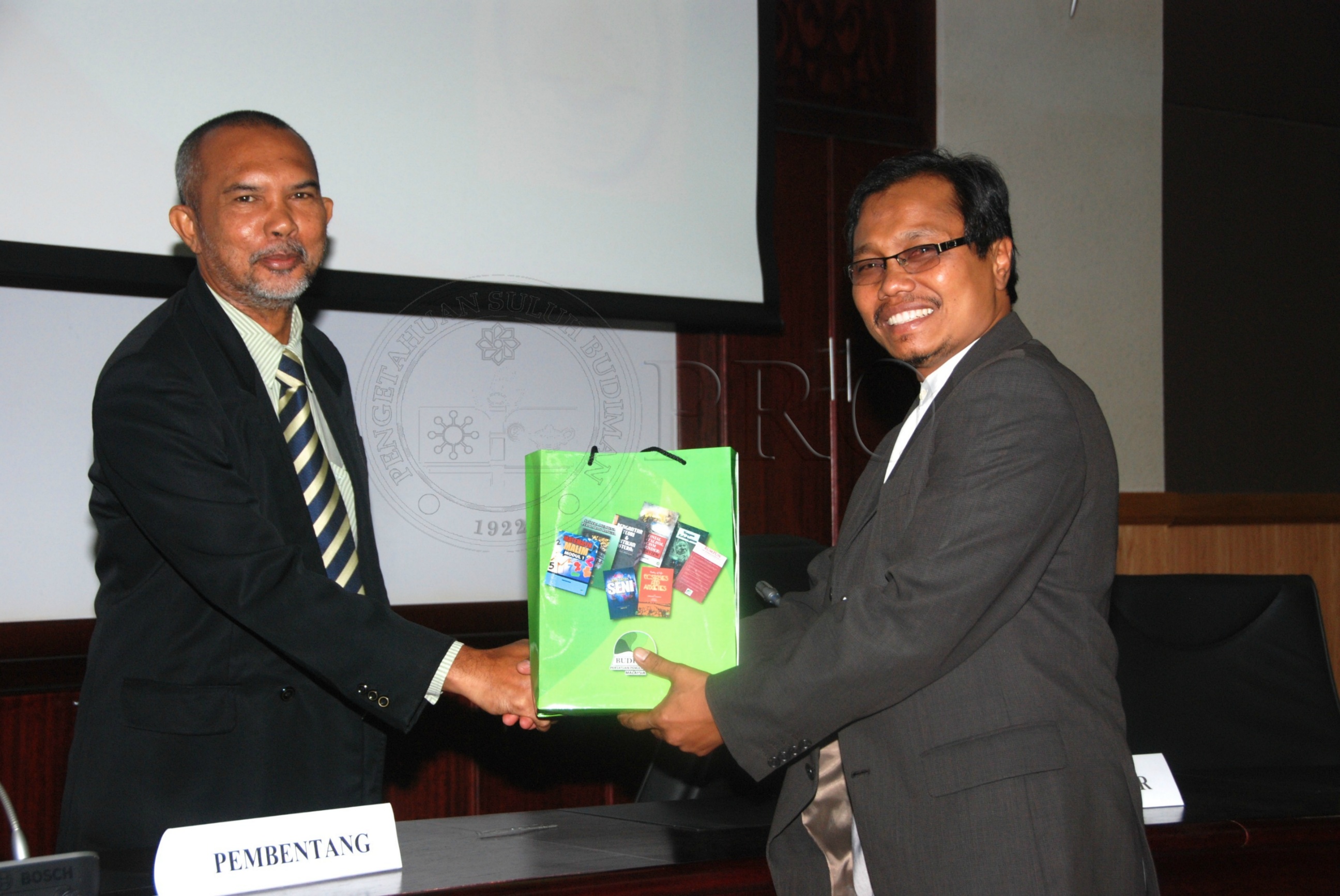 PRO 12 118 sastera DSC 5648